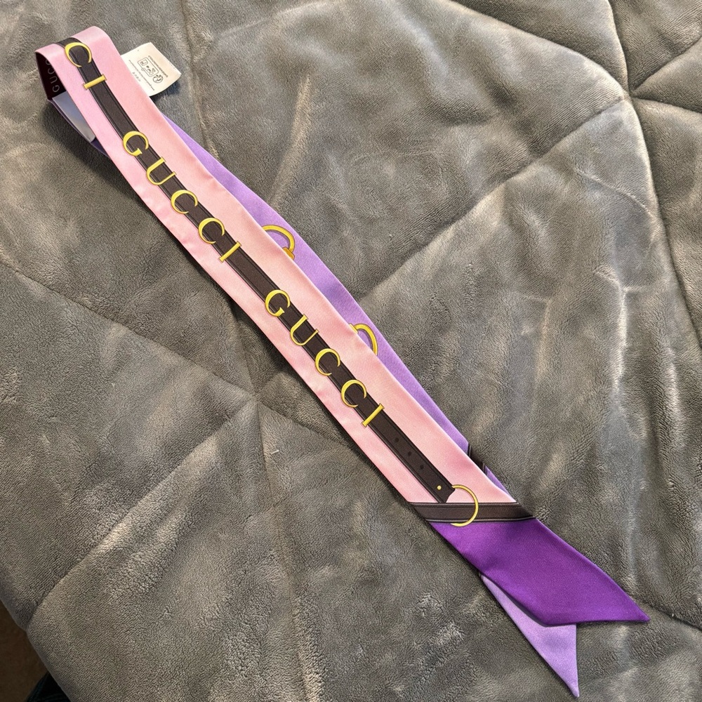 ❌❌❌❌SOLD❌❌❌❌ Gucci Purple & Pink Silk Belt-Print Twilly Scarf - Picture 8 of 9